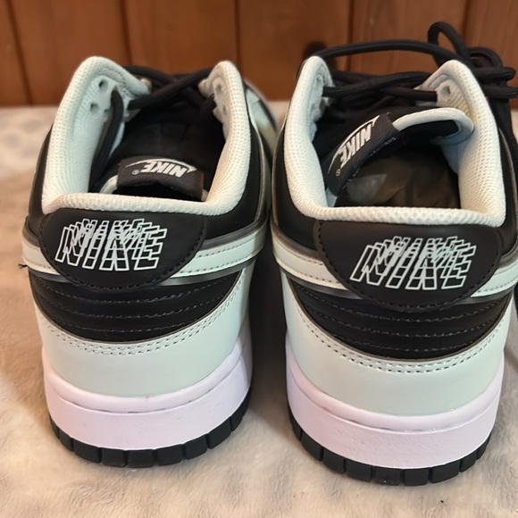 Nike Dunk Low Retro PRM Smoke Grey/Barley Green Size 10.5 US Mens SKU FZ1670-001 - Picture 5 of 8